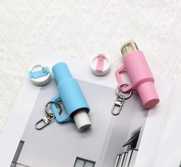 Mini Stanley Tumbler Keychain – Cute Water Bottle Charm for Bags, Keys & Gifts (Random Color)